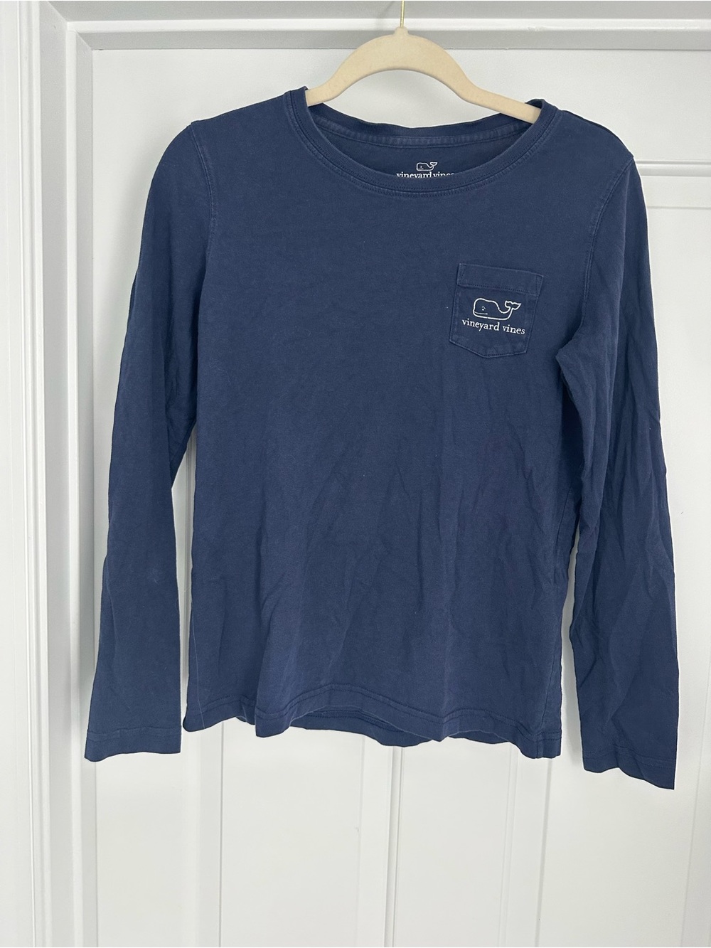 Vineyard Vines women’s Santa hat whale Christmas tee small EUC